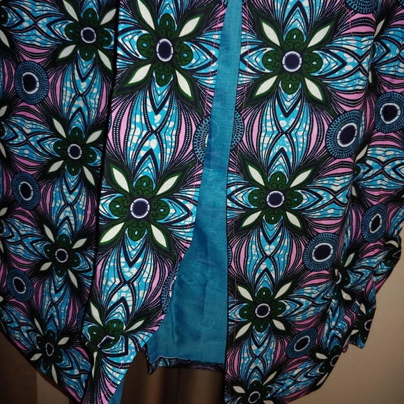 African Ankara 2 piece top and skirt. - Picture 9 of 12